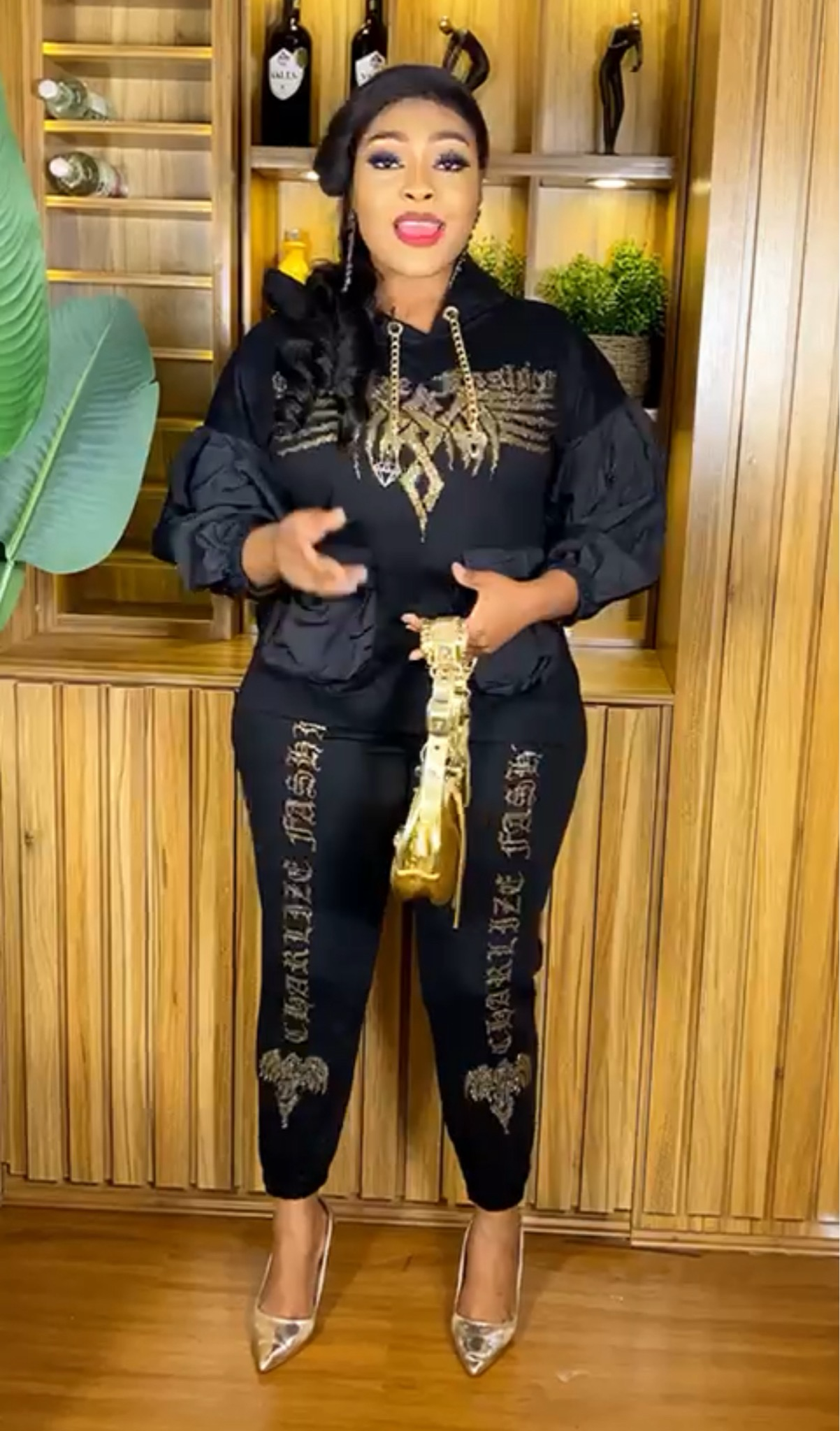Black and Gold set